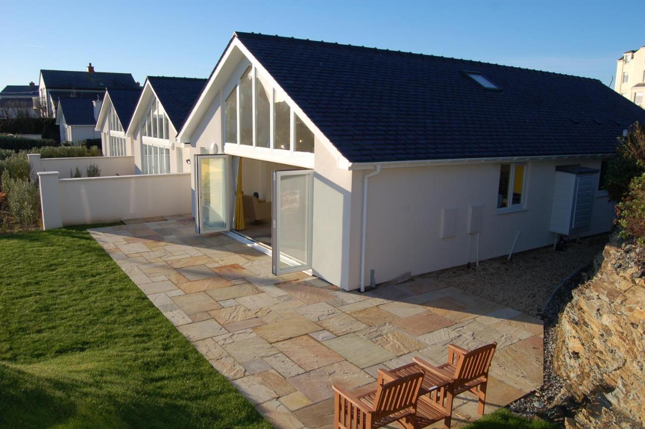 Beautiful, Modern Villa 5 Mins Walk From The Stunning Bay At Trearddur هوليهيد المظهر الخارجي الصورة