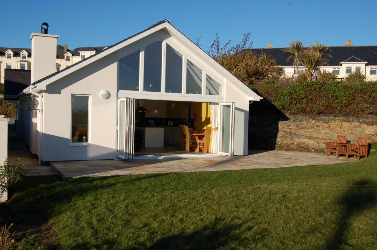 Beautiful, Modern Villa 5 Mins Walk From The Stunning Bay At Trearddur هوليهيد المظهر الخارجي الصورة