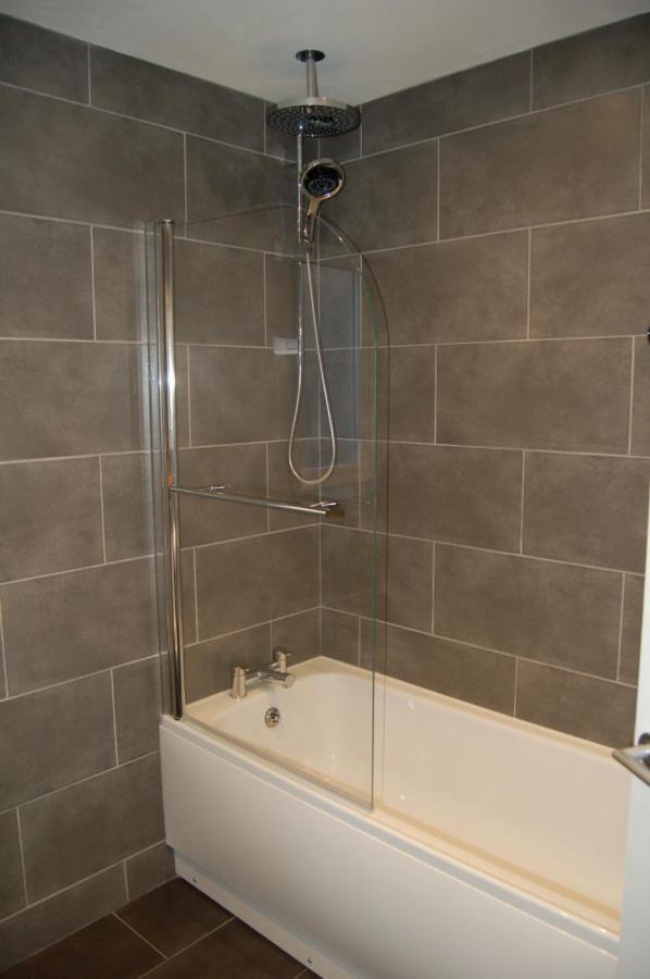 Beautiful, Modern Villa 5 Mins Walk From The Stunning Bay At Trearddur هوليهيد المظهر الخارجي الصورة