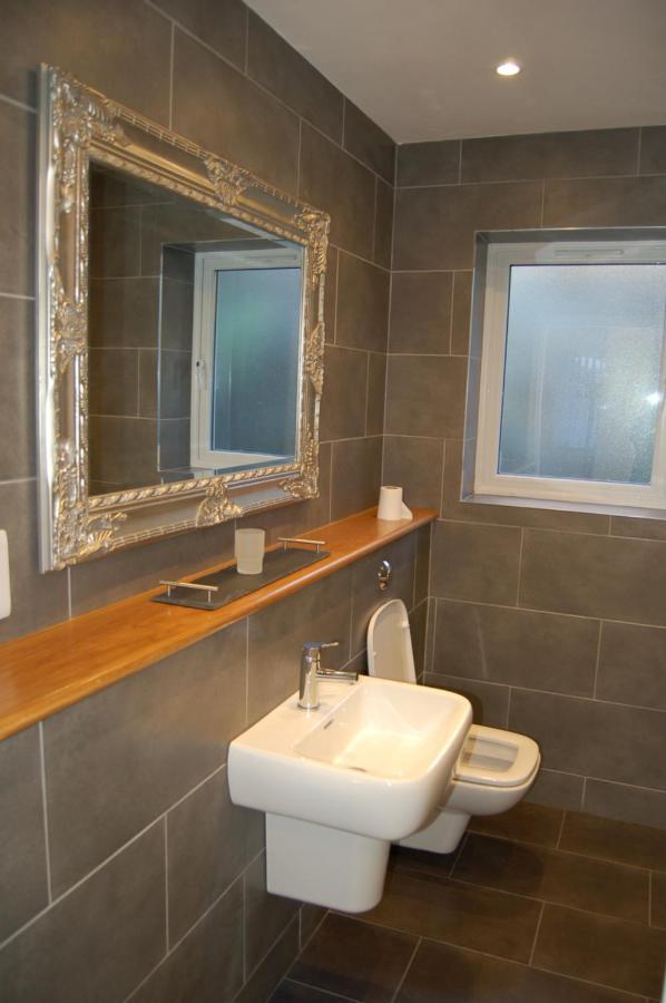 Beautiful, Modern Villa 5 Mins Walk From The Stunning Bay At Trearddur هوليهيد المظهر الخارجي الصورة